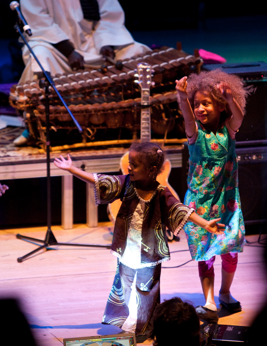 Girls Daancing 1277269731